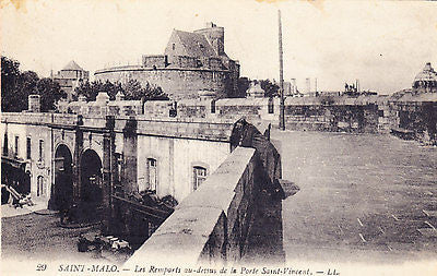 Les Ramparts Au Dessus De La Porte Saint Vincent Postcard - Cakcollectibles