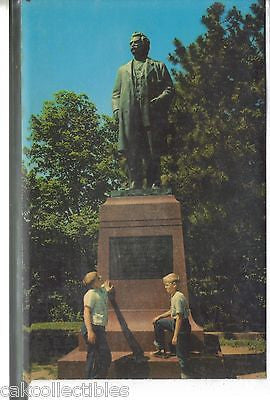 Statue of Mark Twain in Riverview Park-Hannibal,Missouri - Cakcollectibles