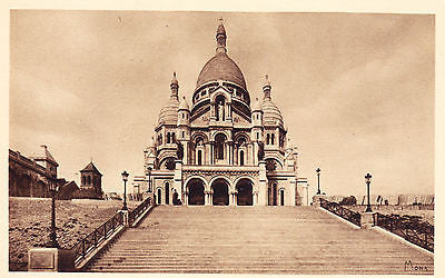 La Basilique Du Sacre Coeur, A Montmartra Postcard - Cakcollectibles