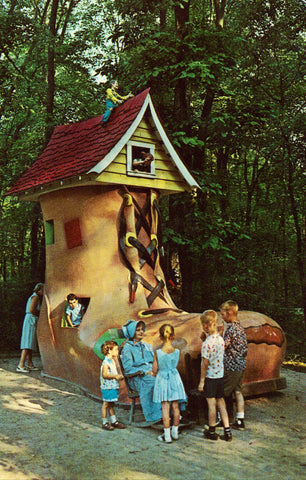 The Old Lady in The Shoe,Story Book Forest - Ligonier,Pa. Vintage Postcard