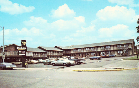 Thunderbird Motor Inn - St. Ignace,Michigan Postcard