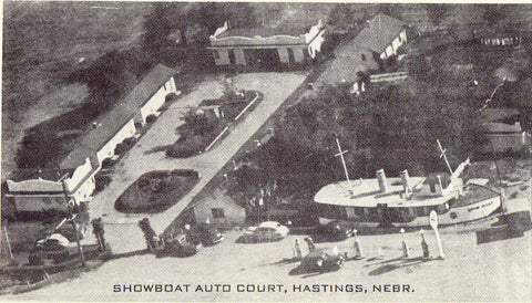Aerial View of Showboat Auto Court - Hastings,Nebraska.Vintage postcard front