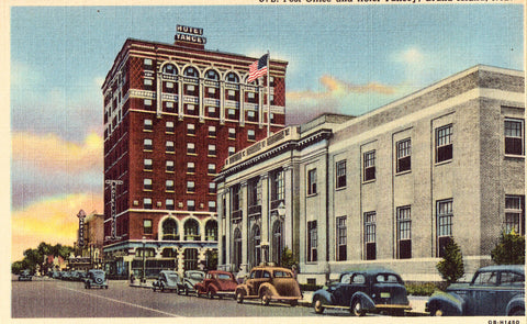 Linen postcard front U.S. Post Office and Hotel Yancey - Grand Island,Nebraska