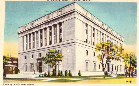 Linen postcard front.Masonic Temple - Topeka,Kansas