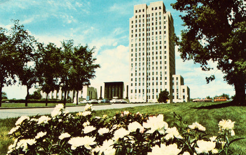 Vintage postcard front. State Capitol Building - Bismark,North Dakota