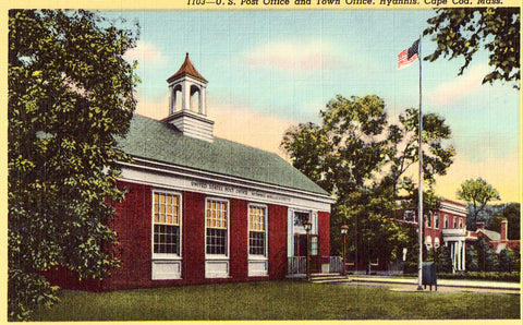 Linen postcard U.S. Post Office and Town Office - Hyannis,Cape Cod,Massachusetts
