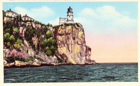 Linen postcard Split Rock Lighthouse near Two Harbors,Minnesota