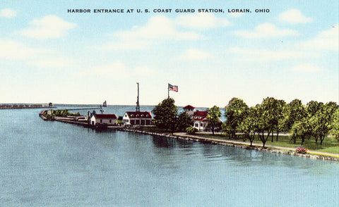 Linen postcard Harbor Entrance at U.S. Coast Guard Station - Lorain,Ohio