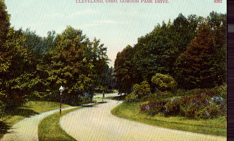Vintage postcard front Gordon Park Drive - Cleveland,Ohio