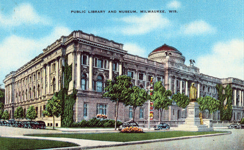 Linen postcard Public Library and Museum - Milwaukee,Wisconsin