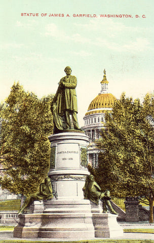 Vintage postcard Statue of James A. Garfield - Washington,D.C.